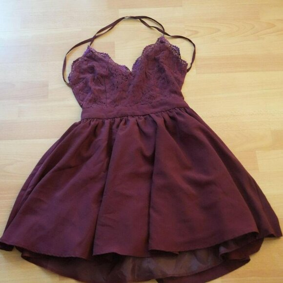 🍷 Deep Burgundy Lace Babydoll Dress – Size S - Picture 1 of 3